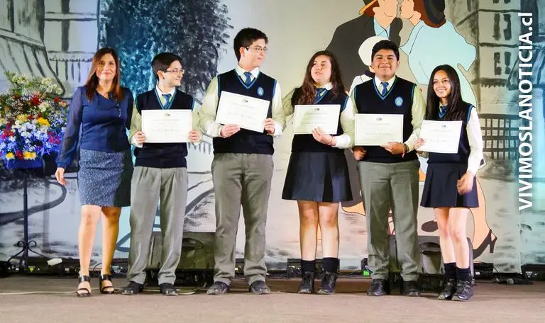Liceo Zapallar licenció a una nueva generación