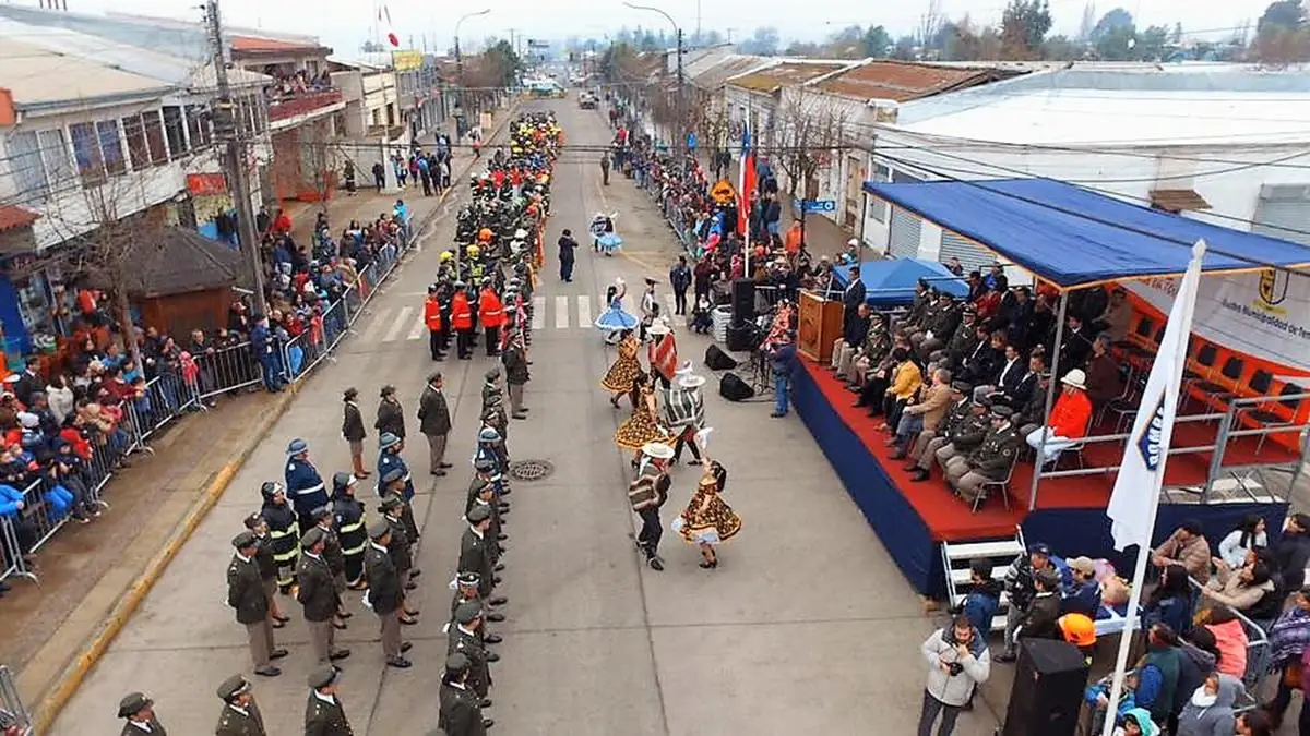 [FOTOS] Bomberos realizó impecable desfile provincial en Teno