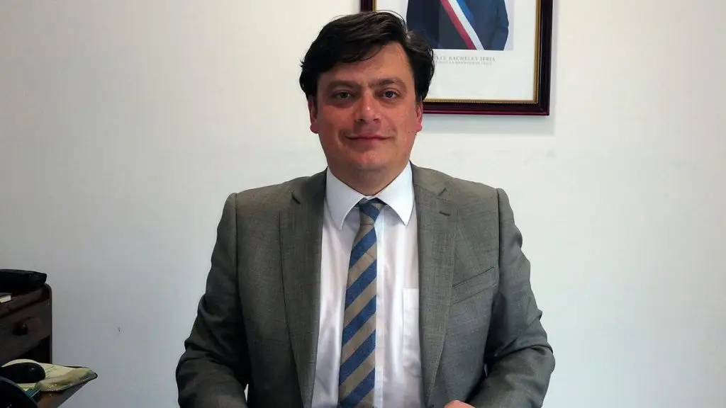Gobernador de Curicó llamó a participar en las próximas elecciones
