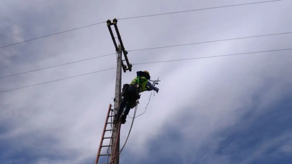 Corte de energía eléctrica afecta a Curicó, Rauco y Teno