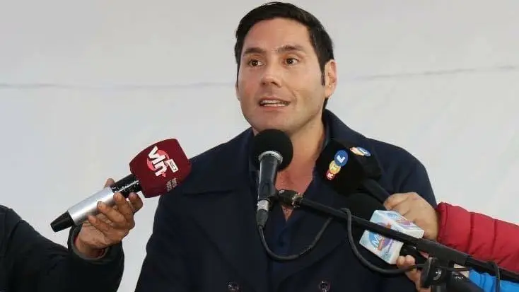 Hospital de Curicó: llegaron mil escudos faciales que donó Francisco Saavedra