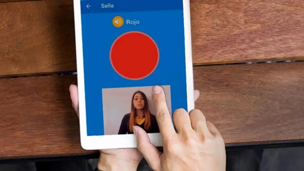 Implementan app que apoya el aprendizaje de la lengua de señas