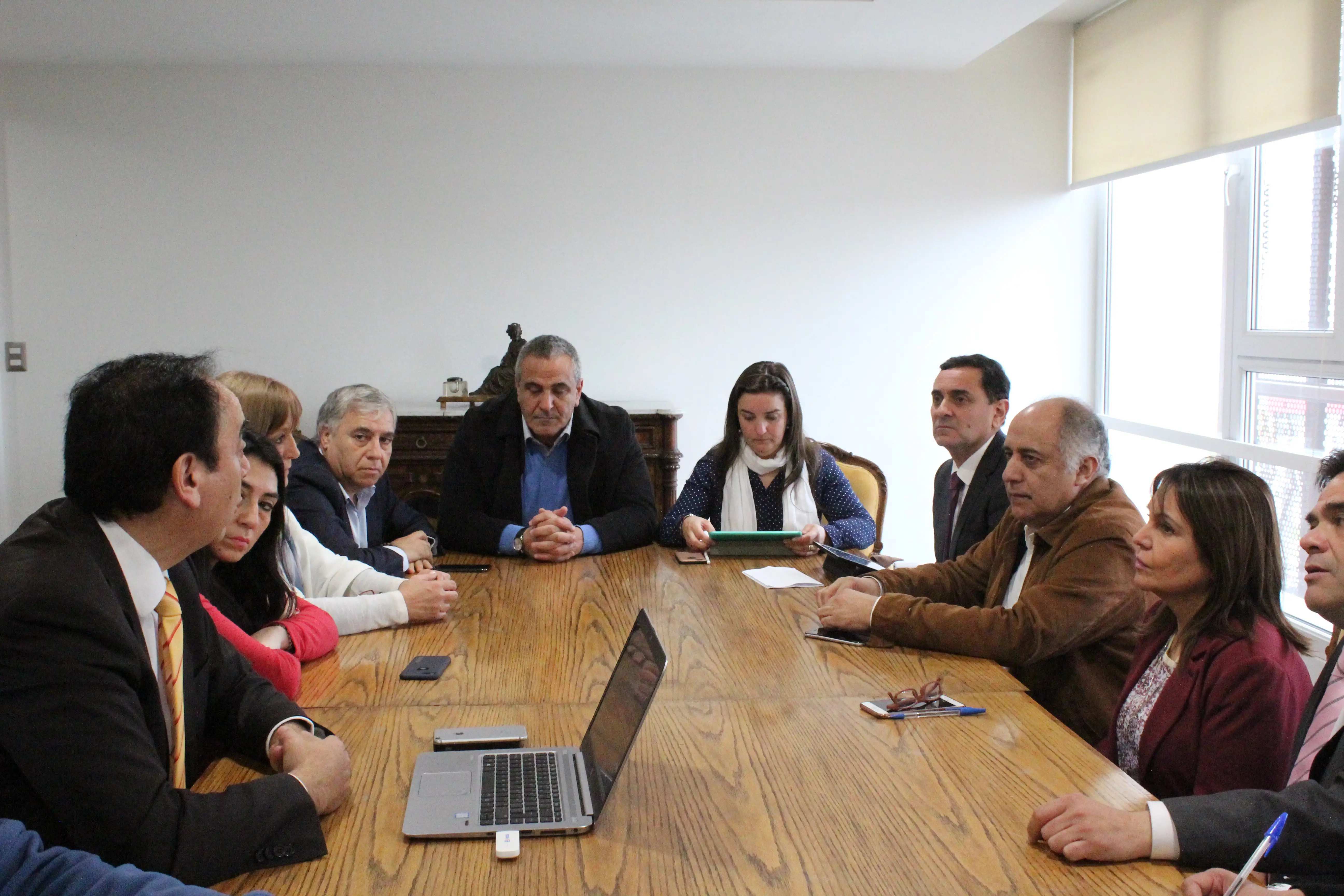 Autoridades buscan mejorar tecnologías e infraestructura en recintos de salud