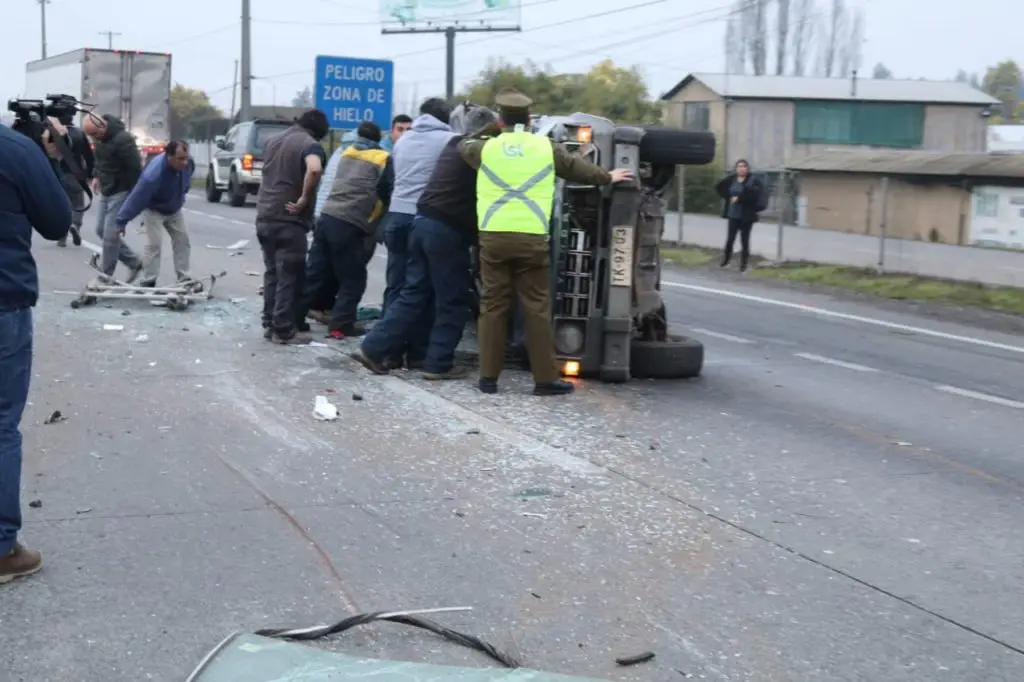 [FOTOS] Triple colisión deja tres personas lesionadas en ruta 5 – Sur