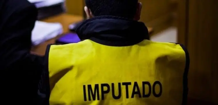 Formalizan a hombre que intentó degollar a su abuela y a una tía en Molina