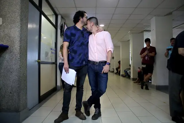Corte Suprema ordena que se tramite recurso para matrimonio igualitario de pareja gay