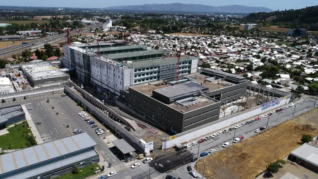 Autoridades confirmaron caso de Covid-19 en las obras del nuevo Hospital de Curicó