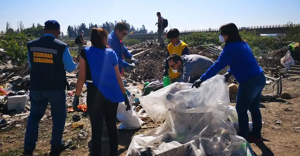 Municipio de Romeral aumentará fiscalización para erradicar basural en Río Teno