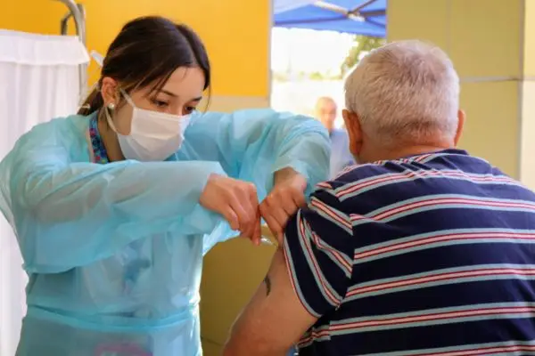 Vacuna contra la Influenza: llaman a no saturar centros de salud para evitar contagios