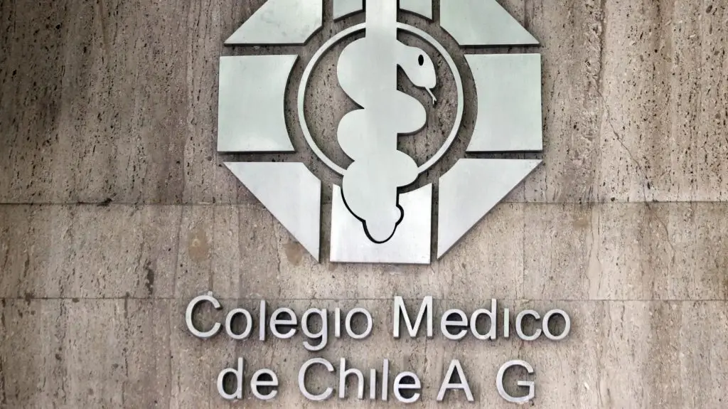 Colegio médico confirma el fallecimiento de dos doctores a causa del coronavirus