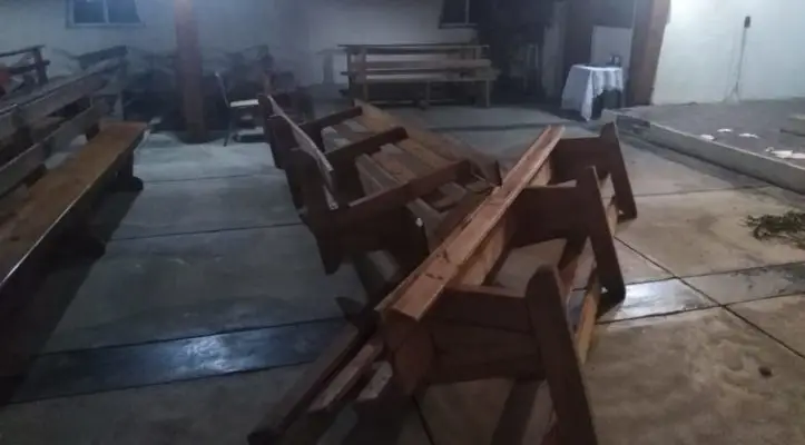 Hombre realizó destrozos dentro de parroquia de Vichuquén en pleno toque de queda