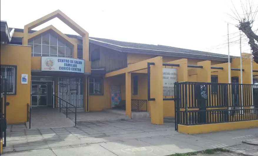Denuncian asalto a estudiantes que fue por asistencia médica al SAPU Central de Curicó
