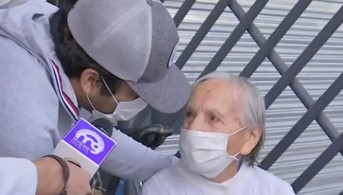 Personas regalan dinero a abuela que no recibió el Bono Covid 19