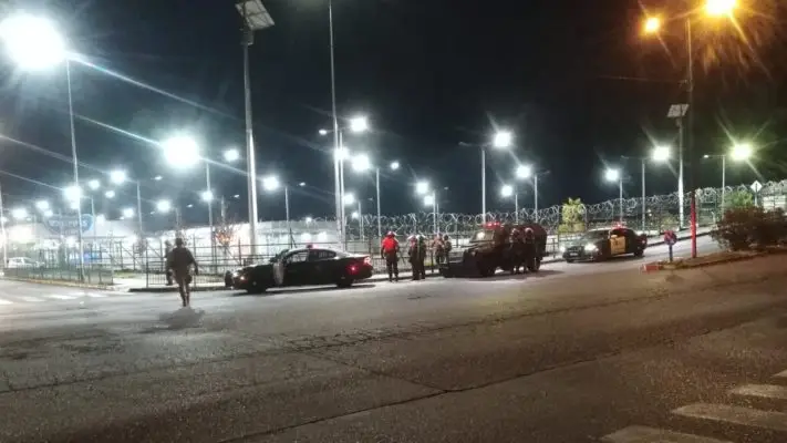 Carabineros evita saqueo en supermercado de Maipú: Hay nueve detenidos