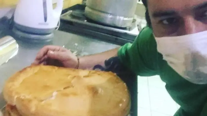 Delivery talquino regala colaciones a afectados por la pandemia