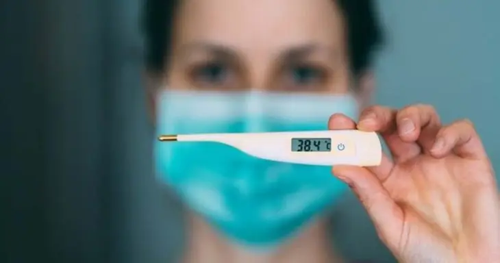 COVID-19: Colegio Médico pide considerar caso sospechoso a quien tiene sólo fiebre