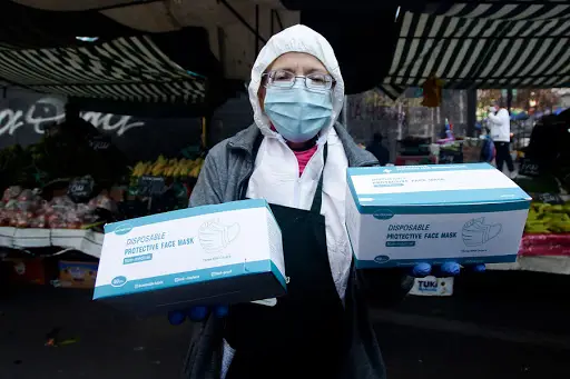 Desechos de mascarillas y guantes generarán un problema tan complejo como las bolsas plásticas