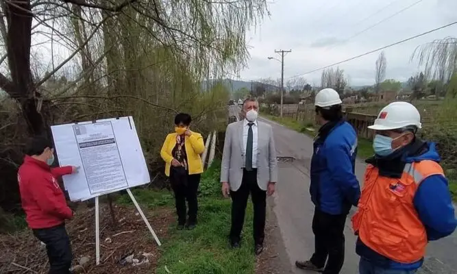 Alcalde de Rauco anunció reposición de puente en El Plumero y pavimentación del camino El Mirador de Quilpoco