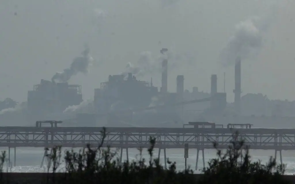 El 1% más rico de la población emitió el doble de emisiones de CO2 que el 50% más pobre