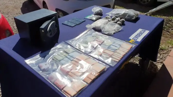 Lujos y viajes delataron a sujetos que asaltaron a camiones de transporte de valores en Curicó