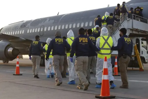 Gobierno prepara expulsión de 53 extranjeros detenidos durante el estallido social