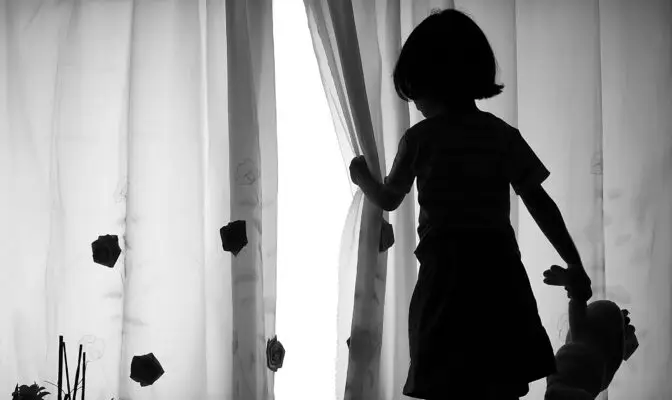 Condenan por 15 años a hombre que violó a su hija mientras su esposa estaba hospitalizada por cáncer