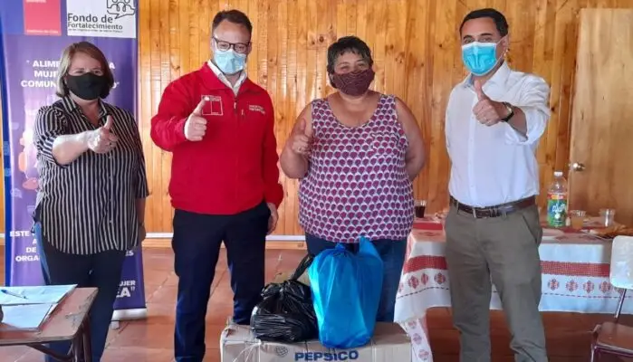 CAM Villa Galilea entregó cajas de mercadería a jefas de hogar de Curicó