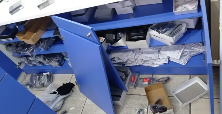 Desconocidos realizaron millonario robo en tienda óptica de Curicó