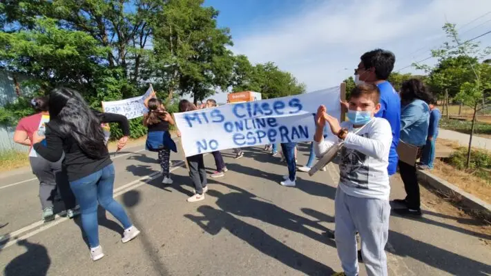 Vecinos de Los Coipos manifestaron para exigir "inmediata reposición" de antena de telefonía