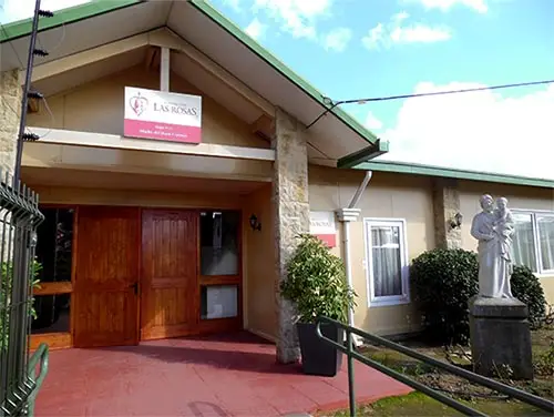 Cuatro adultos mayores murieron por Covid-19 en hogar de Fundación Las Rosas en Talca