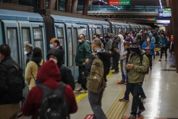 Alcalde de San Miguel presentó recurso de protección contra Metro por "falta de medidas sanitarias"