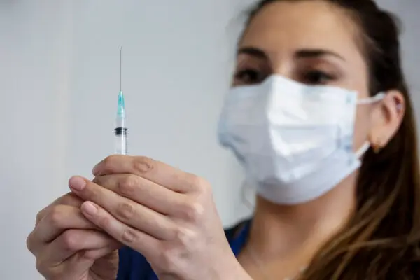 Ministerio de Salud inició estudio para tercera dosis contra el Covid-19 con más de 500 voluntarios