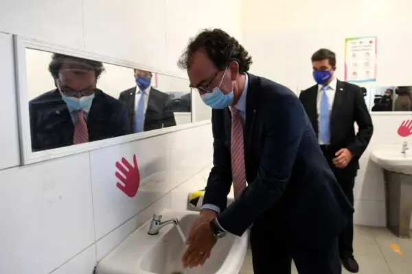 Ministro de Educación señaló que las clases se suspenderán de haber un rebrote en marzo