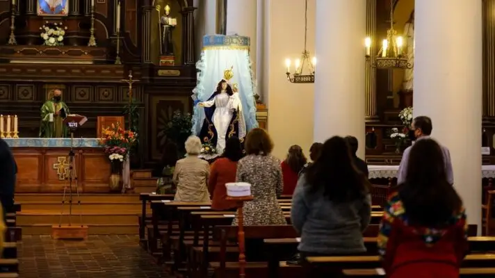 Gobierno autorizó reuniones religiosas en fase dos del Plan Paso a Paso