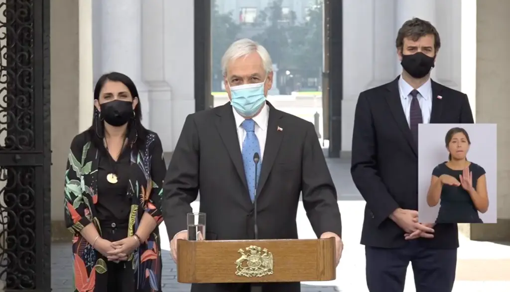 Presidente Piñera anunció IFE "nuevo y reforzado" con menos requisitos