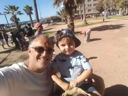 Padre desesperado denuncia que su hijo está “secuestrado” por su abuela en Perú