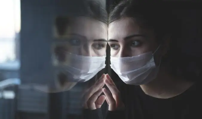 Ipsos: Chile es el segundo país del mundo que más ha empeorado su salud mental durante la pandemia