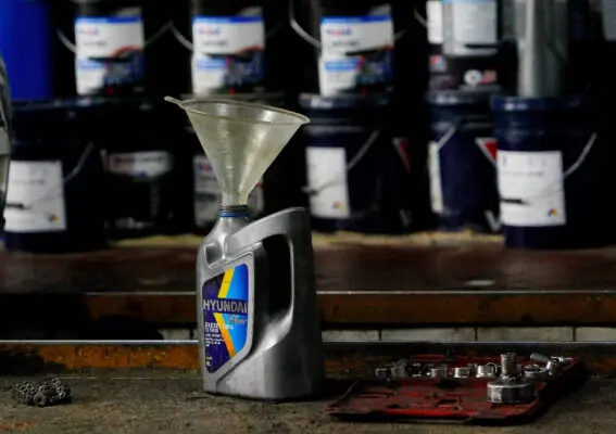 Municipio de Curicó abrió inscripción para reciclar aceites lubricantes y baterías en desuso