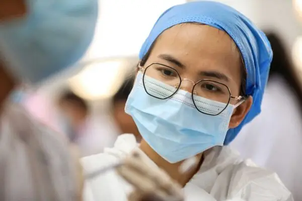 China aprobó el uso de emergencia de la vacuna Sinovac en menores de tres a 17 años