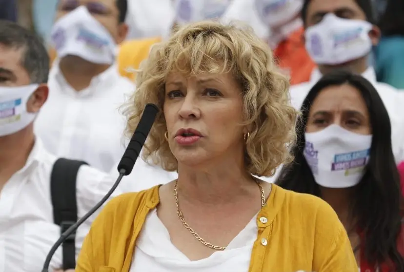 Catalina Parot asumirá como secretaria ejecutiva de la Convención Constitucional tras renuncia de Francisco Encina