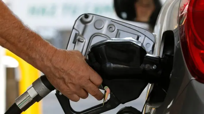 Precios de los combustibles siguen al alza