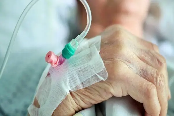 Madre de Teno enfrenta angustiosa situación: Necesita operarse y no tiene dónde dejar a su hija sorda