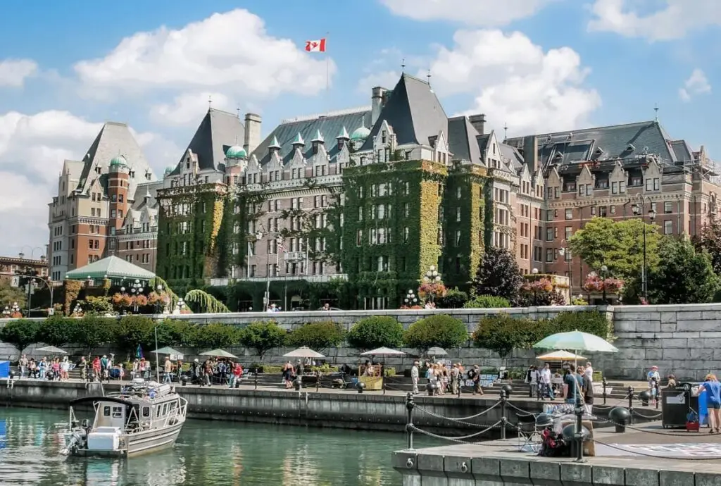 Alumnos de Escuelas de Administración y Comercio de Curicó irán a Canadá tras ganar premio “Espíritu AC”
