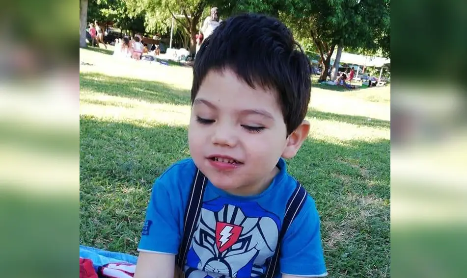 Padres de niño fallecido por infarto cerebral se querellan contra el Hospital de Curicó por cuasidelito de homicidio