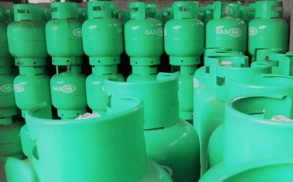 SEC multó a Lipigas con $189 millones por almacenar balones de empresa que vende gas más barato