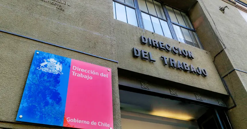 Dirección del Trabajo recuerda horarios para empleados del comercio en Navidad y Año Nuevo