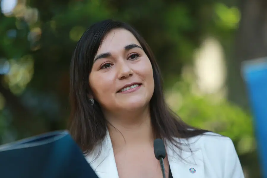 Izkia Siches: "El PC no pretende que el Gobierno de Boric sea comunista"