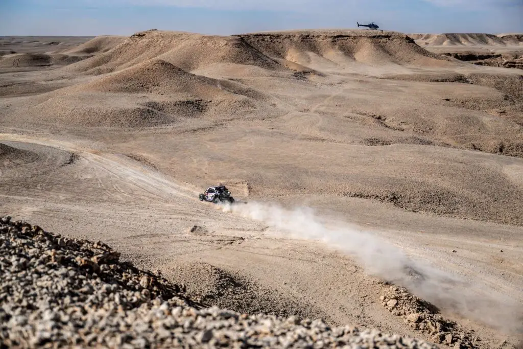 López finaliza primera parte del Dakar como líder indiscutido