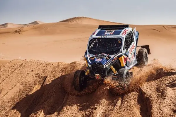"Chaleco" López continúa en el liderato del Dakar 2022