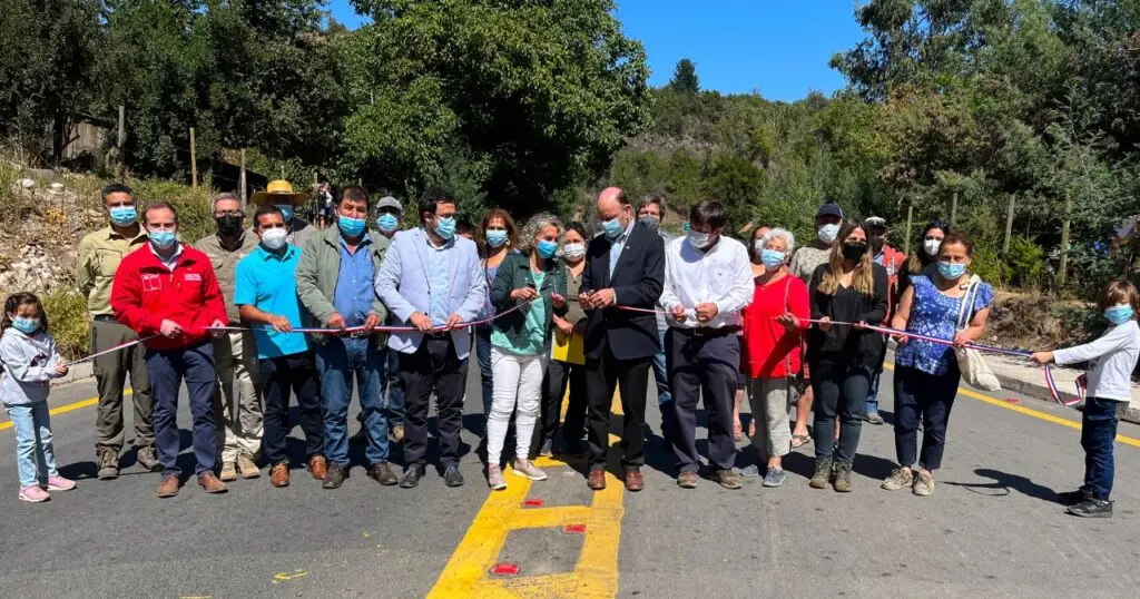 Autoridades inauguran tramo de pavimentación al Parque Nacional Radal Siete Tazas de Molina
